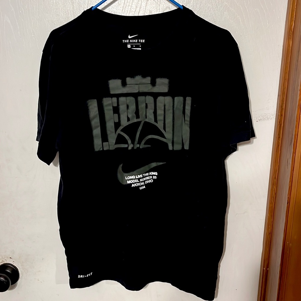 Nike Lebron basketball shirt (M)